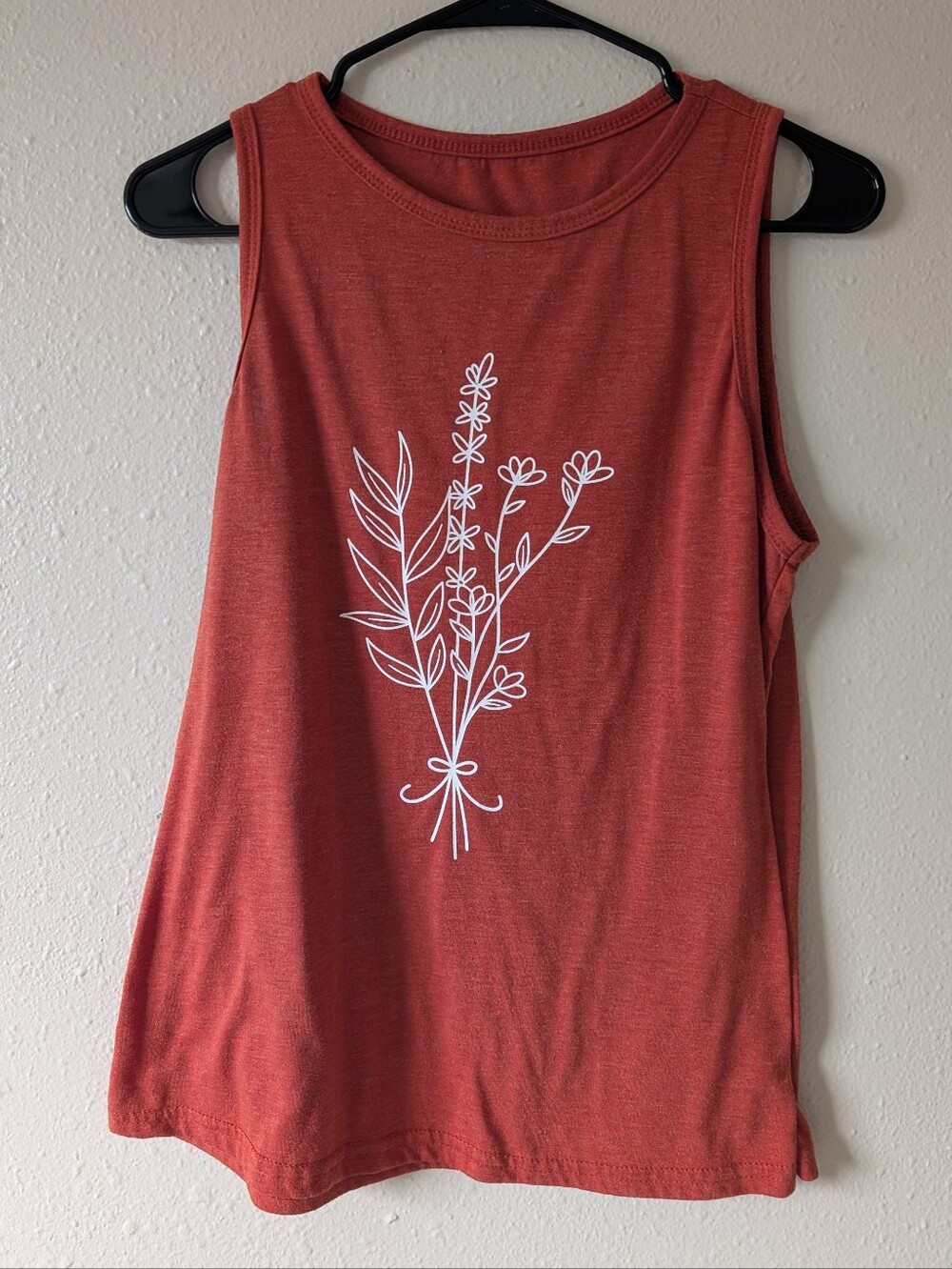 SHEIN Rust Red Floral Outline Tank Top